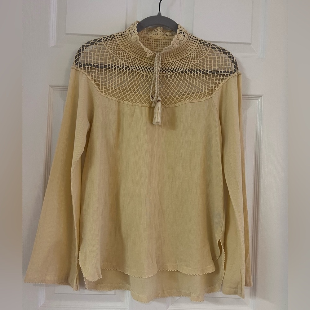 Free People "On The Island" Crochet Blouse. Butter yellow. EUC! Size small.